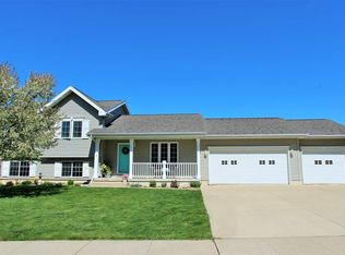 3303 Thistledown Dr, Waterloo, IA 50702