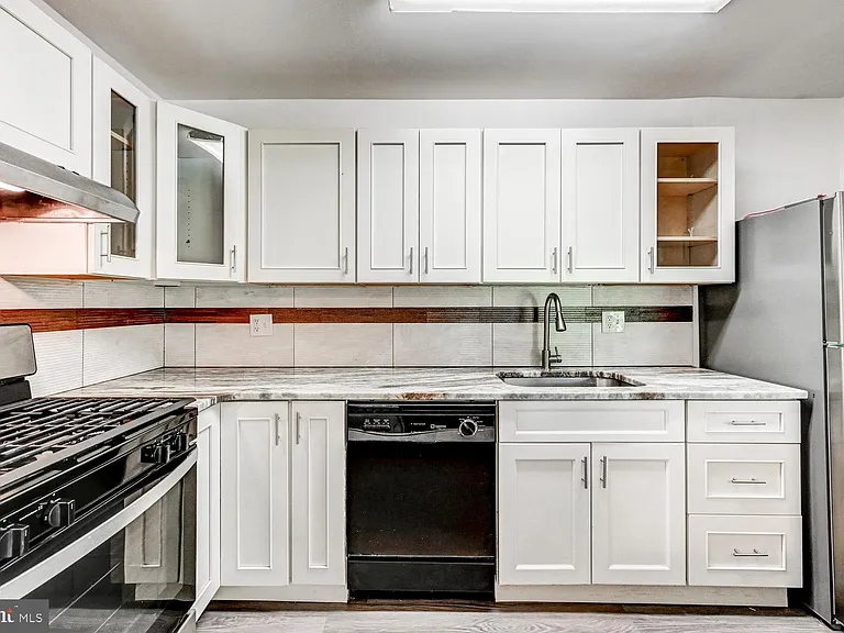 101 Fitz Ct #201 — Photo 8