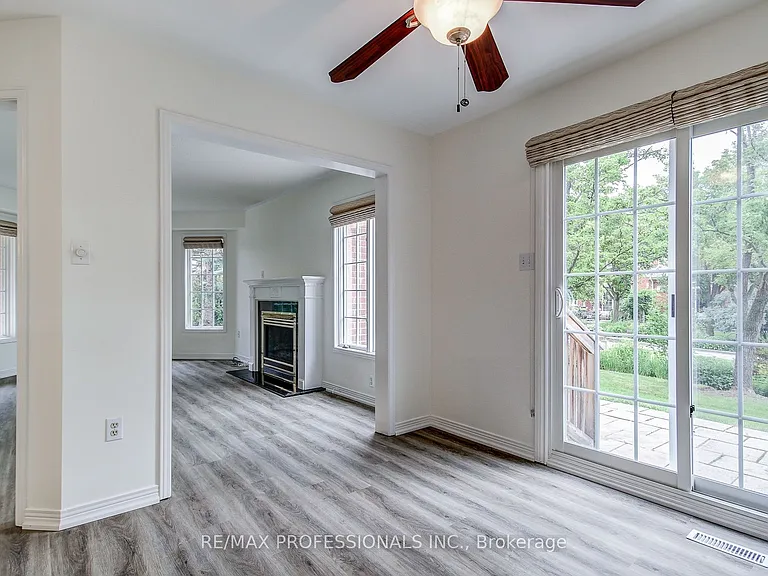 2145 Country Club Dr E #23 — Photo 10