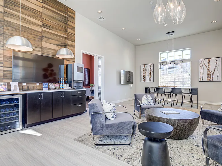 The Towne at Northgate — Photo 4