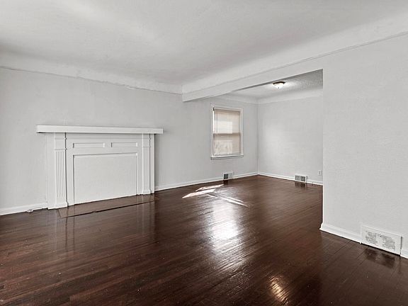5th image of 17583 Huntington Rd