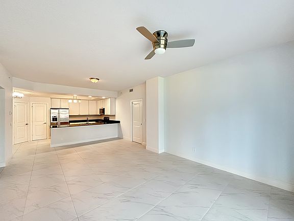 5th image of 312 Bay Colony Dr N #312