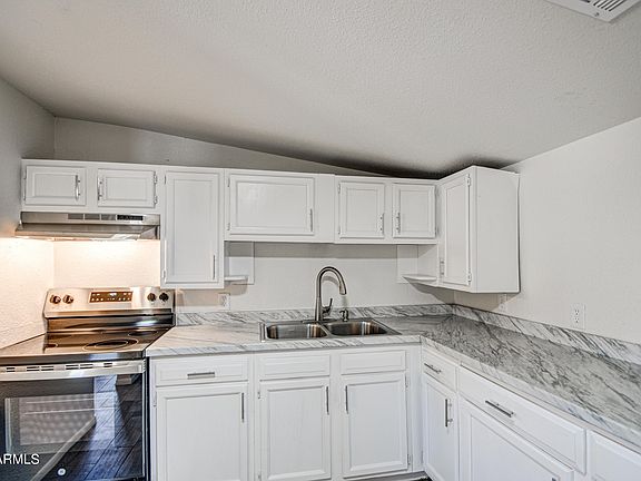 5th image of 226 E 2ND Avenue