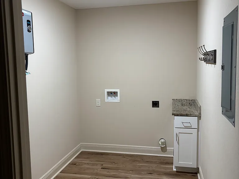 321 Nelson Rd #321 — Photo 4