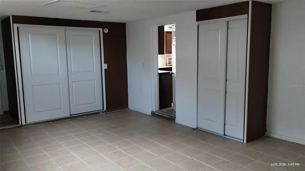 4 bed, 1.0 bath, 988 sqft, $1,800 — Photo 3
