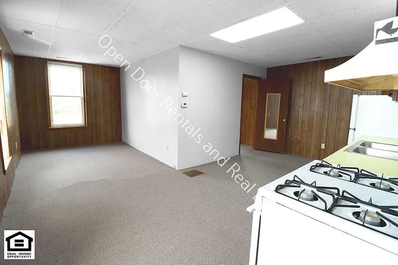 1 bed, 1.0 bath, $750 — Photo 3