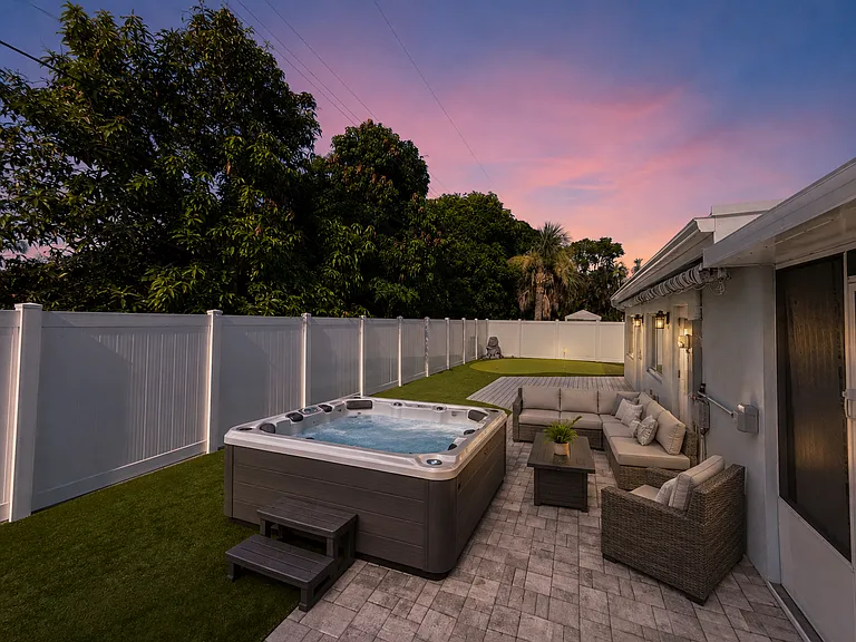 4370 Arbor Way — Photo 9