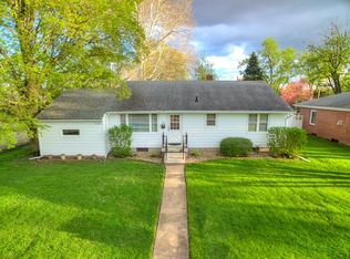 916 E South St, Clinton, IL 61727