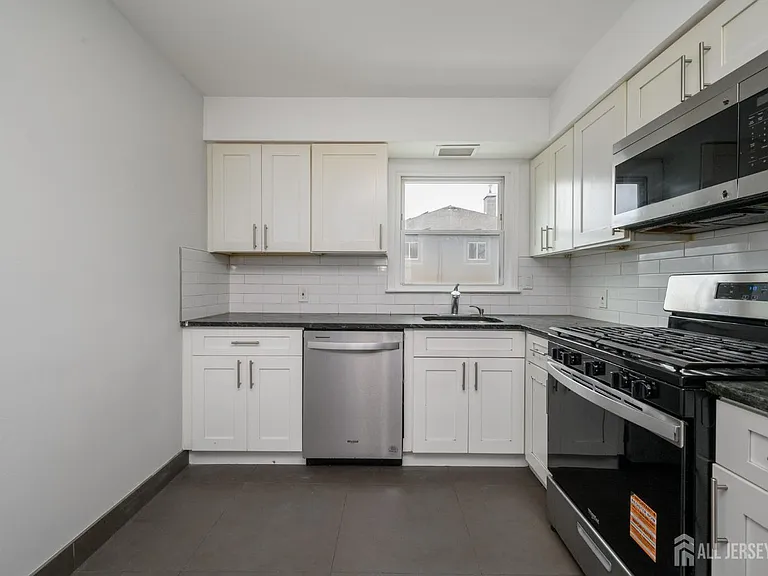 796 Inman Ave #1 — Photo 14