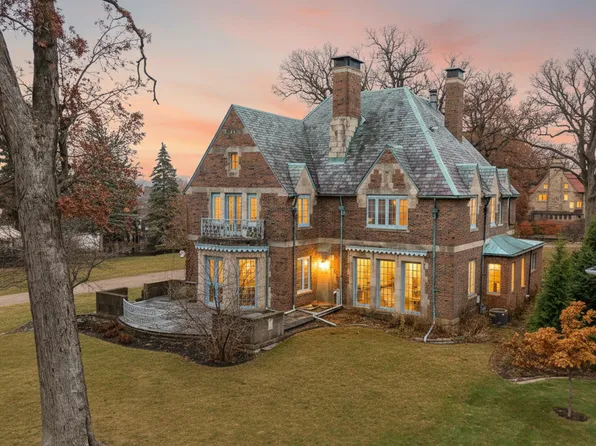 4775 N Grandview Dr, Peoria Heights, IL 61616