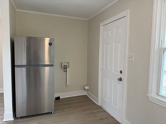 3rd image of 313 Starling St