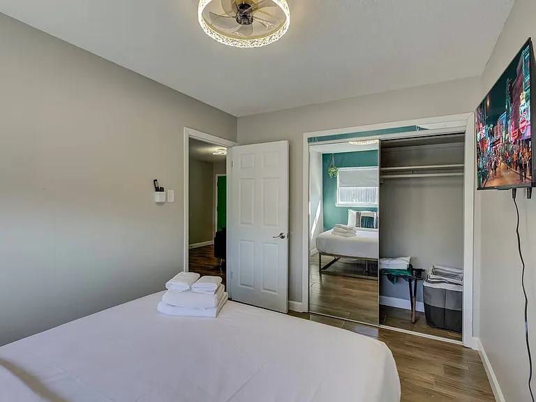 461 S Highland Street — Photo 13