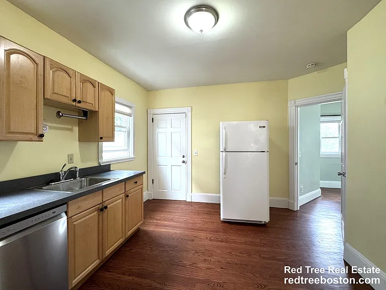 71 Winchester St #1 — Photo 5