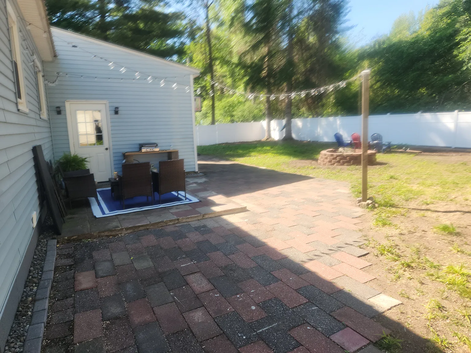 4 bed, 1349 sqft, $2,500 — Photo 4