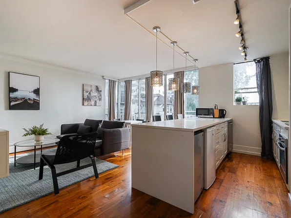 1250 Burnaby St #107, Vancouver, BC V6E 1P6