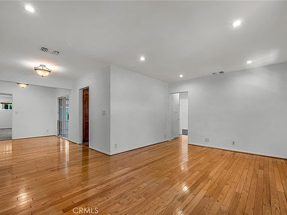 4th image of 5834 Shoshone Ave