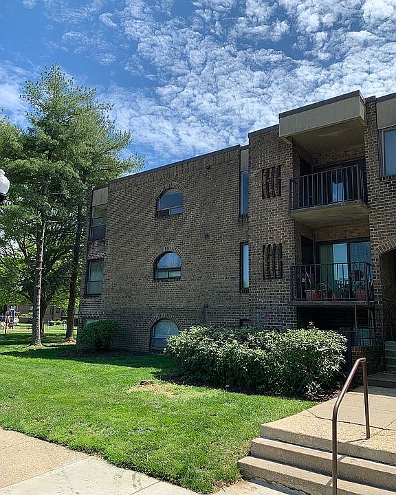 1st image of 22 Silverwood Cir APT 12