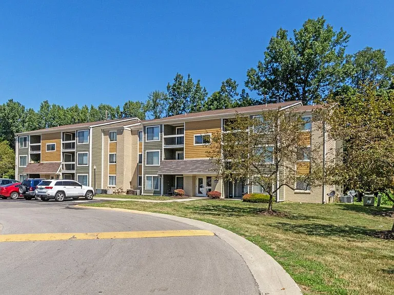Parkside at Castleton Square Apartments and Townhomes — Photo 31