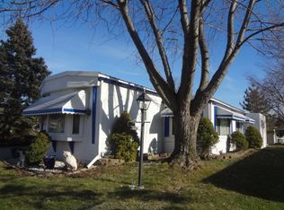 136 Whippoorwill Ln, Rochester Hills, MI 48309