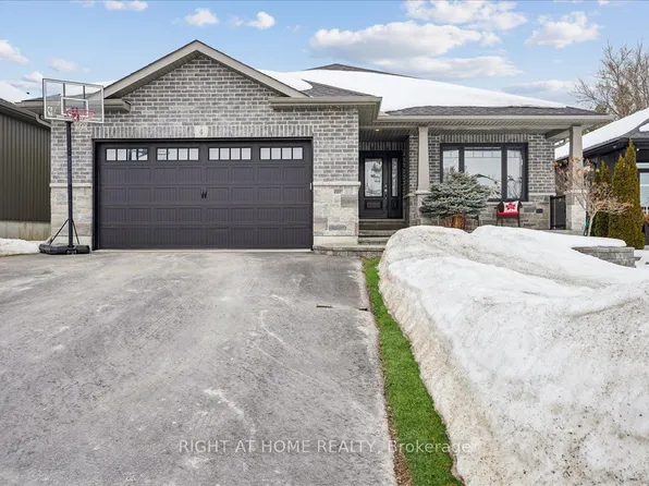 4 Sylvan St, Quinte West, ON K8V 0C6