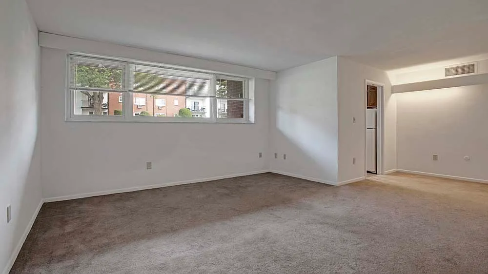 Corliss Apartments — Photo 3