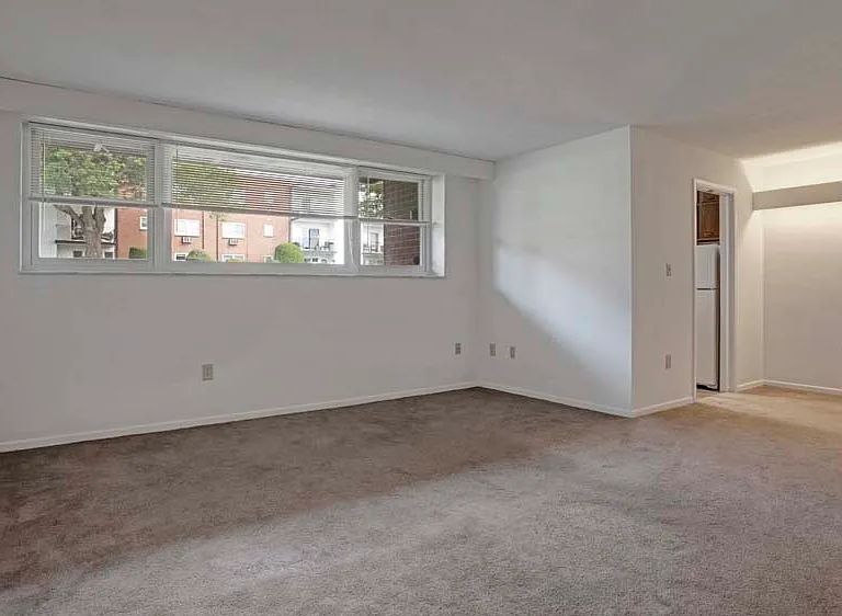 Corliss Apartments — Photo 3