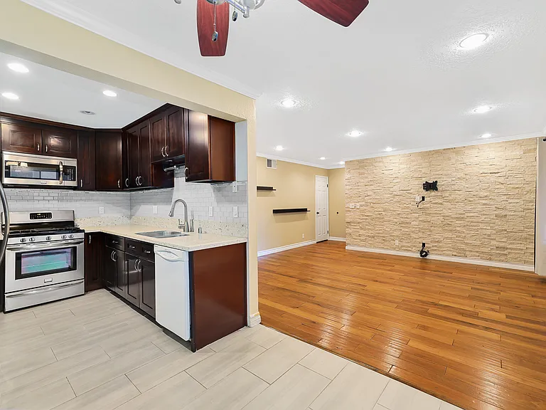 1304 Mountain Ave #112 — Photo 3