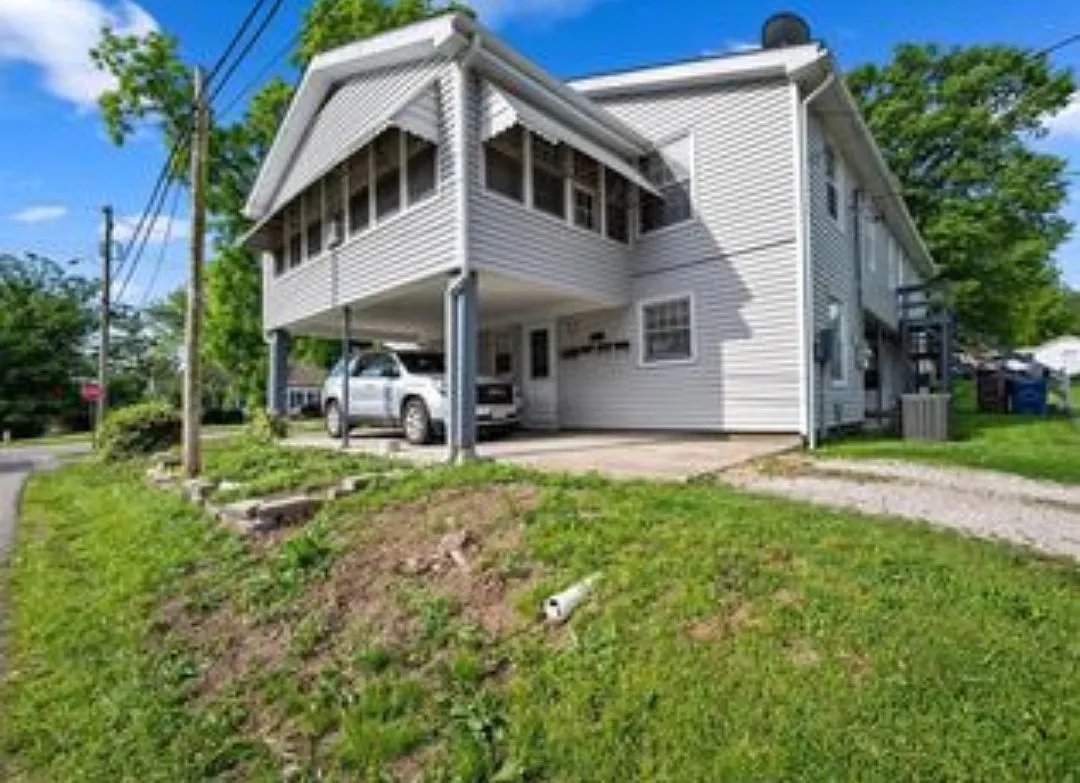 443 Boone St — Photo 4