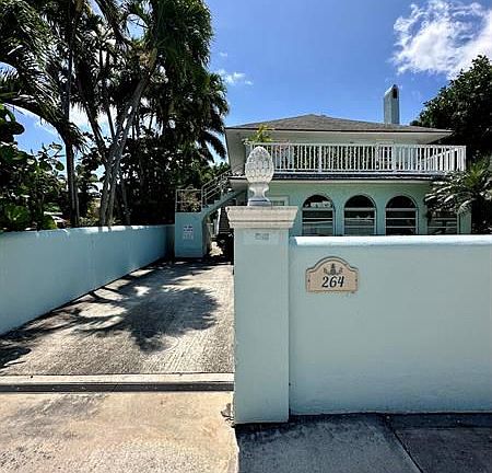 2nd image of 264 Seminole Ave #1/2