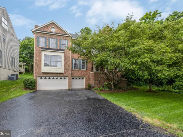 5658 Clouds Mill Dr, Alexandria, VA 22310