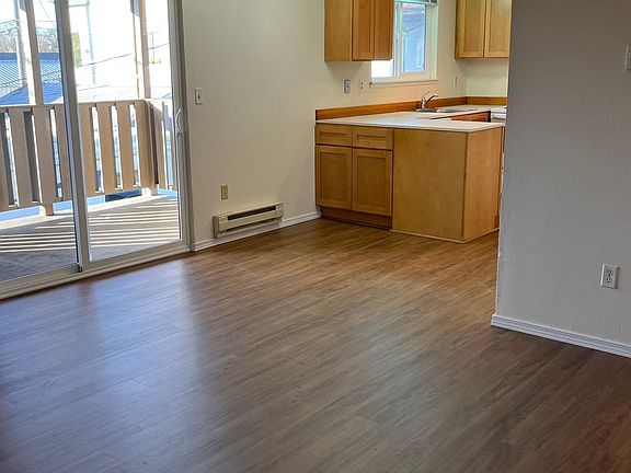 4th image of 759 S 40th St #4