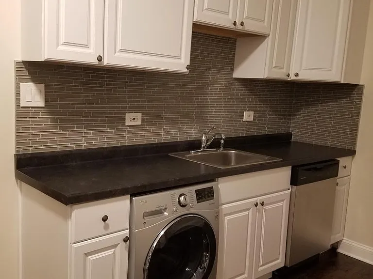 648 1/2 W Roscoe St #2 — Photo 21