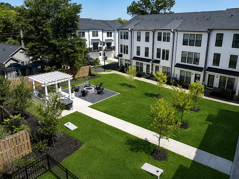 Maybrook Terraces — Photo 17