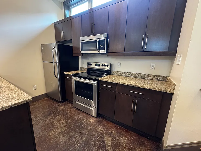1125 Bainbridge St #6 — Photo 8