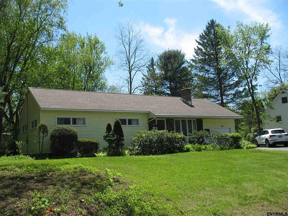1st image of 47 Maplewood Dr