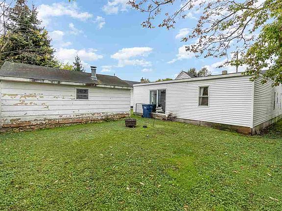 3rd image of 306 Curtis St