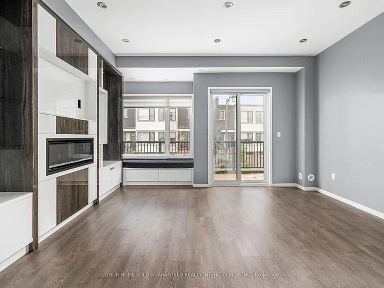 3910 Major Mackenzie Dr — Photo 12