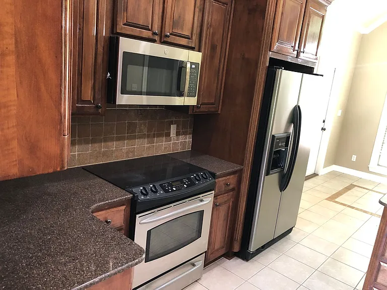 472 Grand Oaks Dr — Photo 14