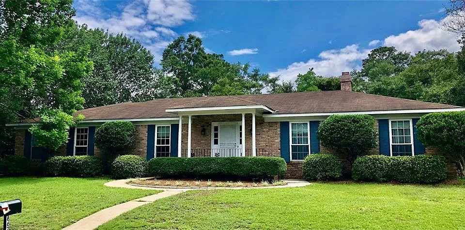 6677 Hounds Run S