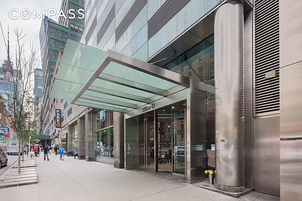 Rented by Compass | media 25