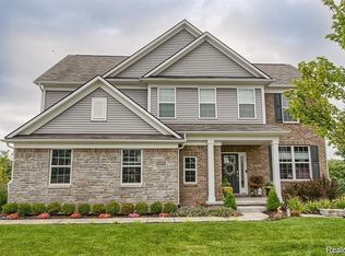 6109 Ardmore Ln, Clarkston, MI