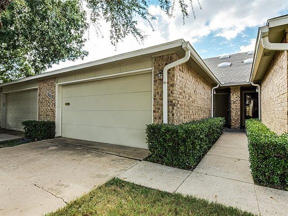 2nd image of 2103 Country Villa Dr