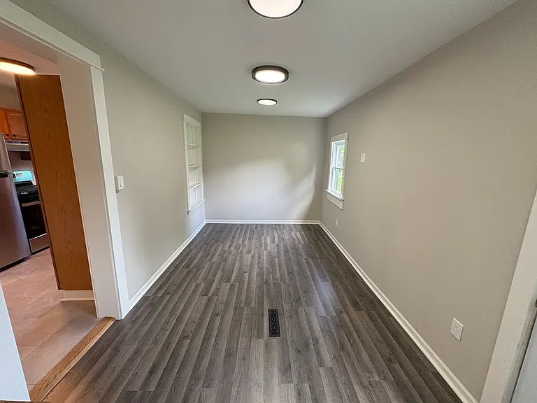 941 Carnegie Ave — Photo 9