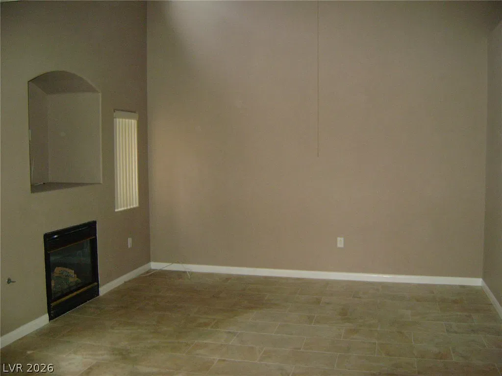 3 bed, 3.0 bath, 1490 sqft, $2,112 — Photo 4
