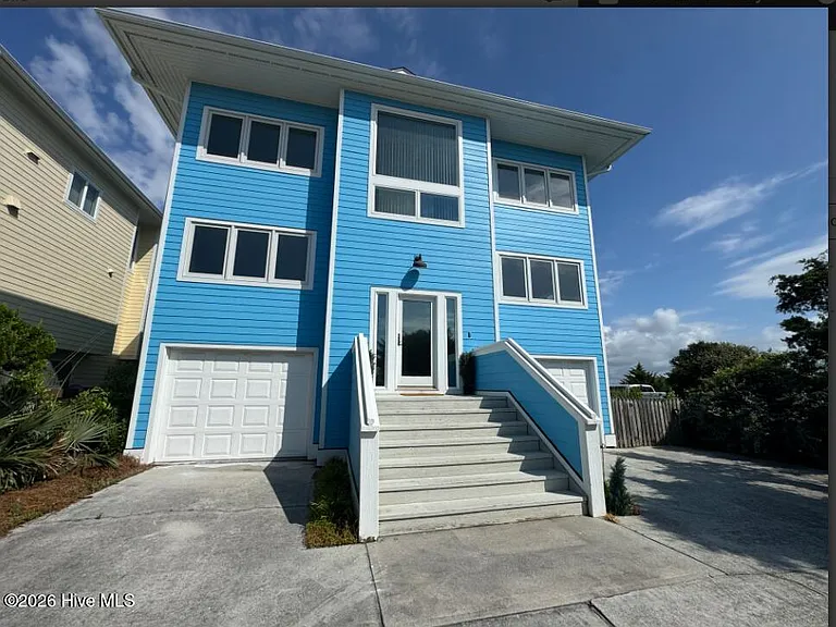 1154 Monroe Ln — Photo 1