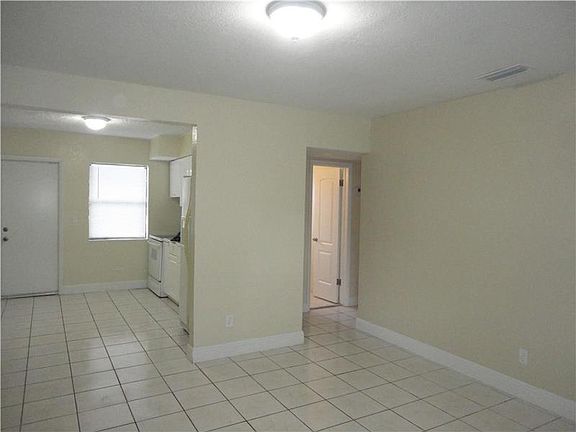 3rd image of 16013 NE 19th Ct