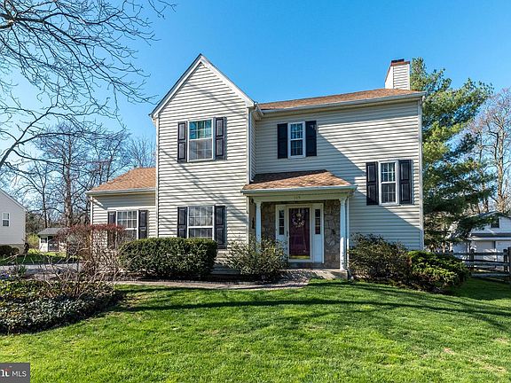 2nd image of 115 Saddle Brook Dr