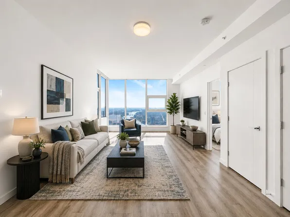 680 Quayside Dr #5001, New Westminster, BC V3M 6Z6
