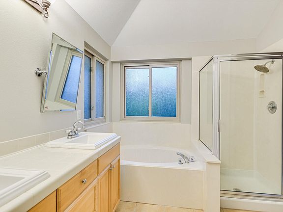 4th image of 11022 Whiskey River Dr