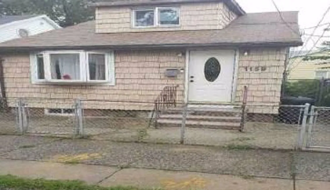 1159 E 88th St photo 1